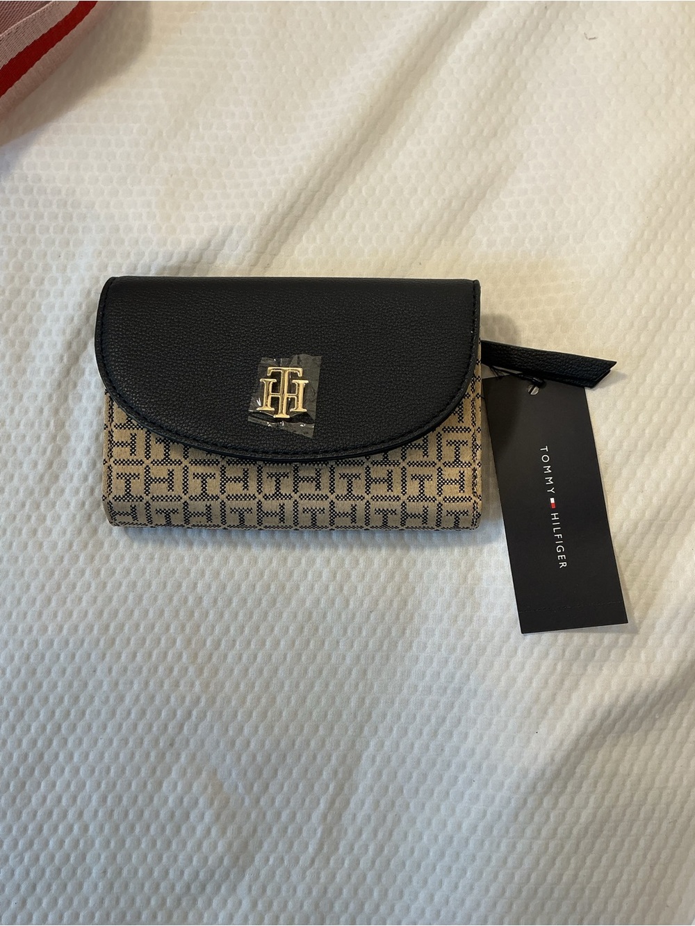 Tommy Hilfiger Black & Beige Monogram Trifold Card Holder